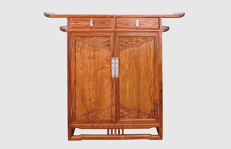 海南观云潮家庭中式装修实木玄关柜效果图